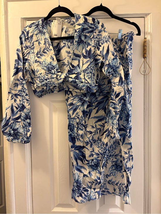 H&M Dresses & Skirts - H&M White and Blue Floral Midi Skirt and Cropped Top Set